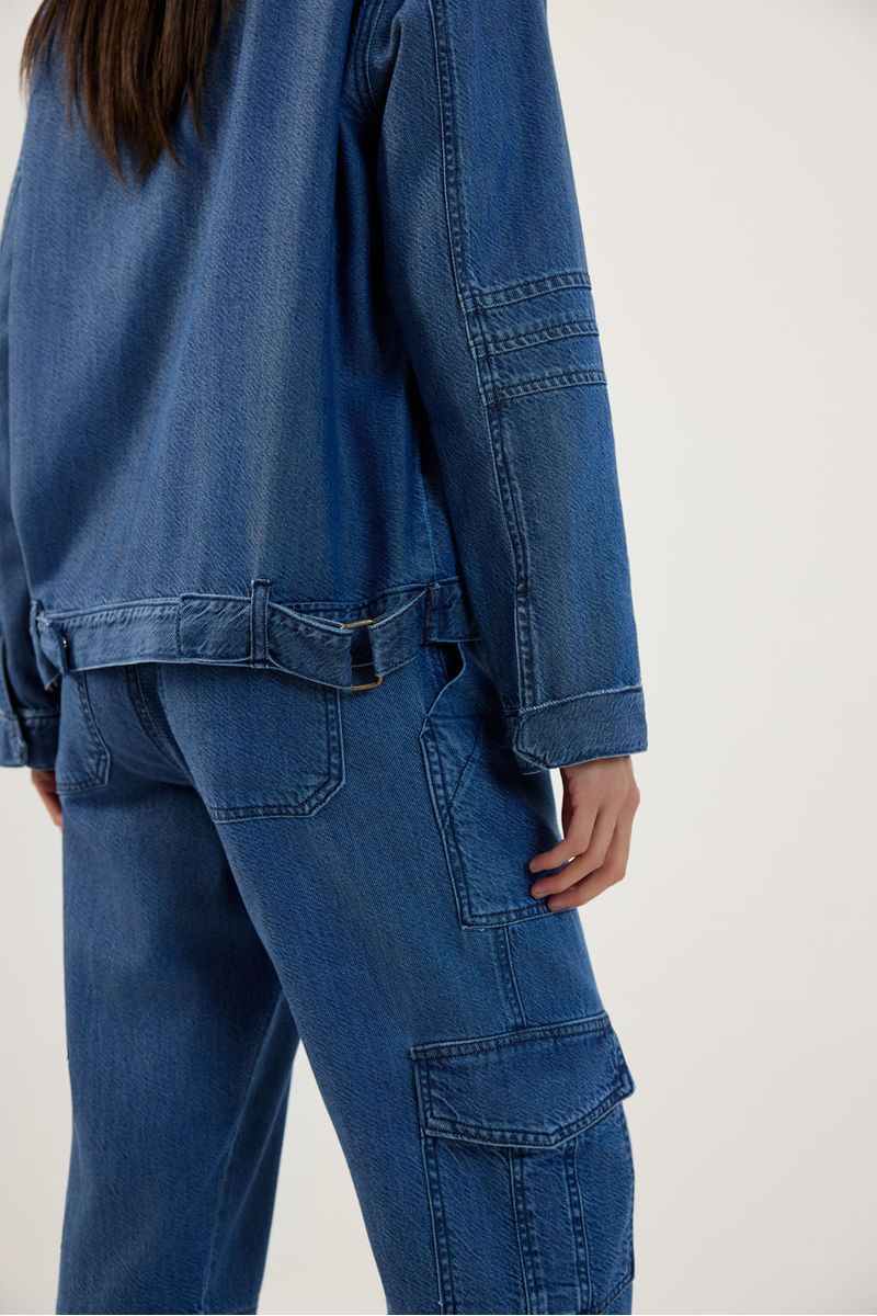 Camisa jeans bolsos frente jeans