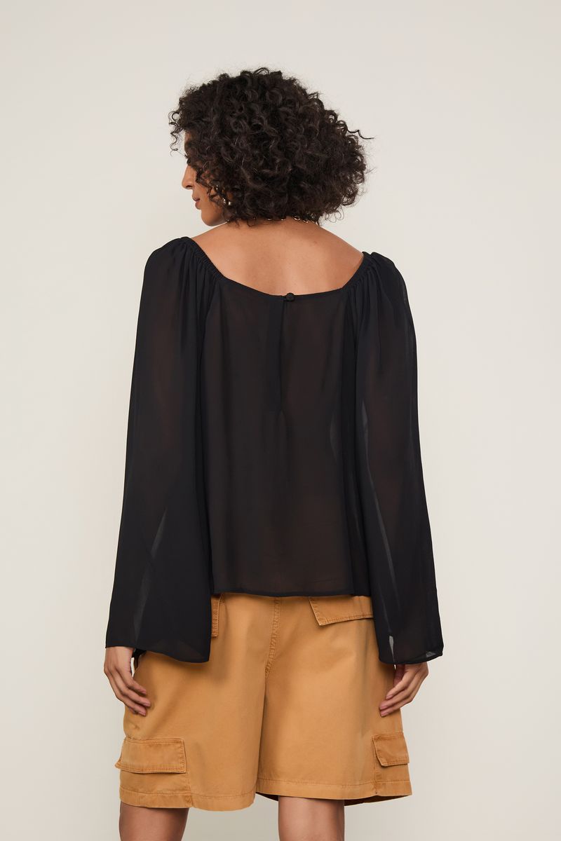 Blusa De Georgette Pesado Manga Ampla Preta Com Pala De Renda