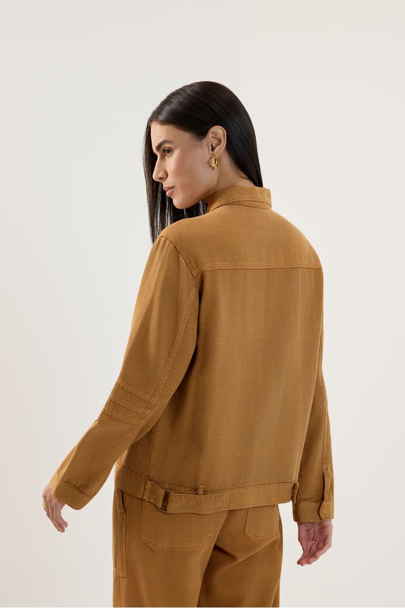 Camisa sarja bolsos frente caramelo curcuma