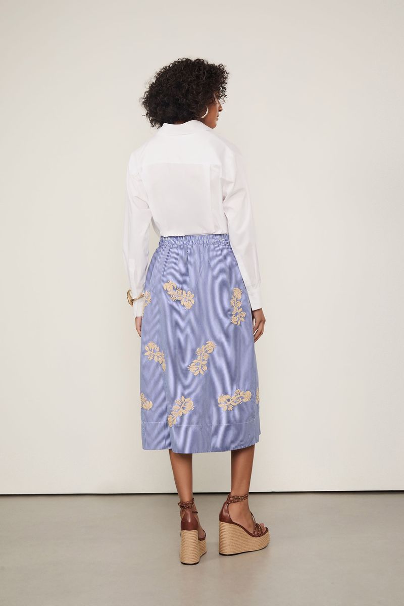 Saia De Algodão Midi Listrada Azul e Off White Com Bordados