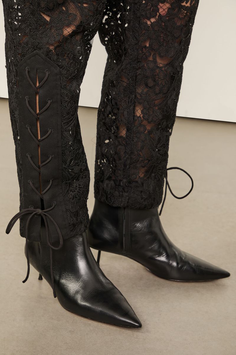 Calça De Renda Detalhe Atado Na Lateral Preta