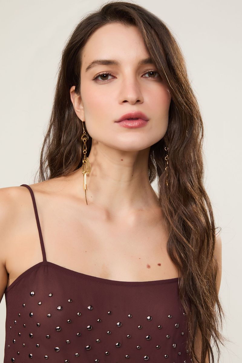 Top De Georgette De Alça Marrom Boho Com Aplicações De Tacha