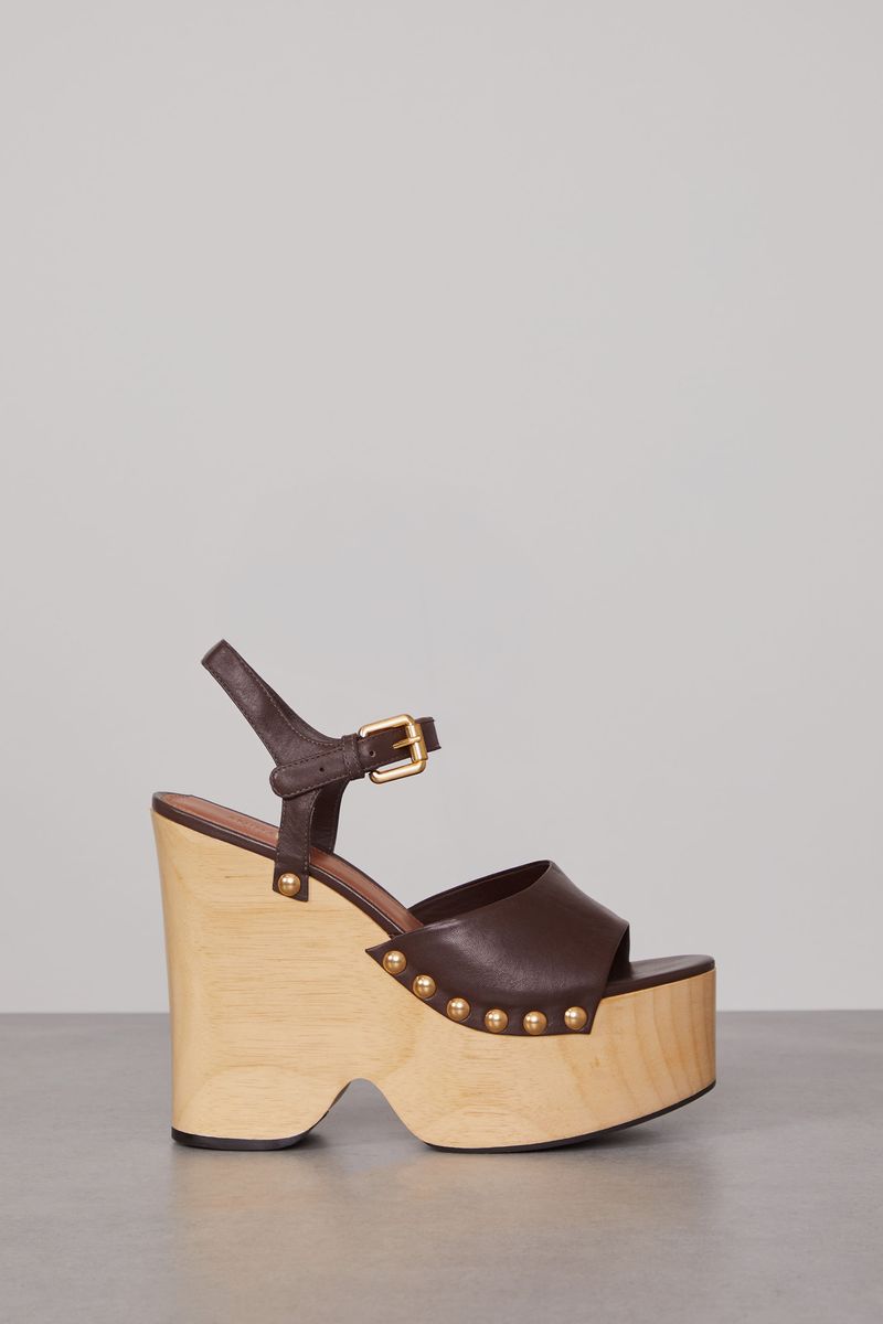 Sandalia De Couro Plataforma Tachas