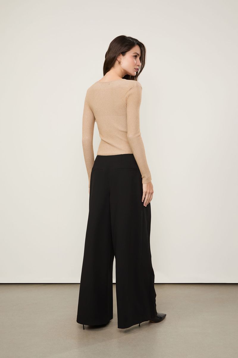 Calça Com Pregas Na Frente Preta