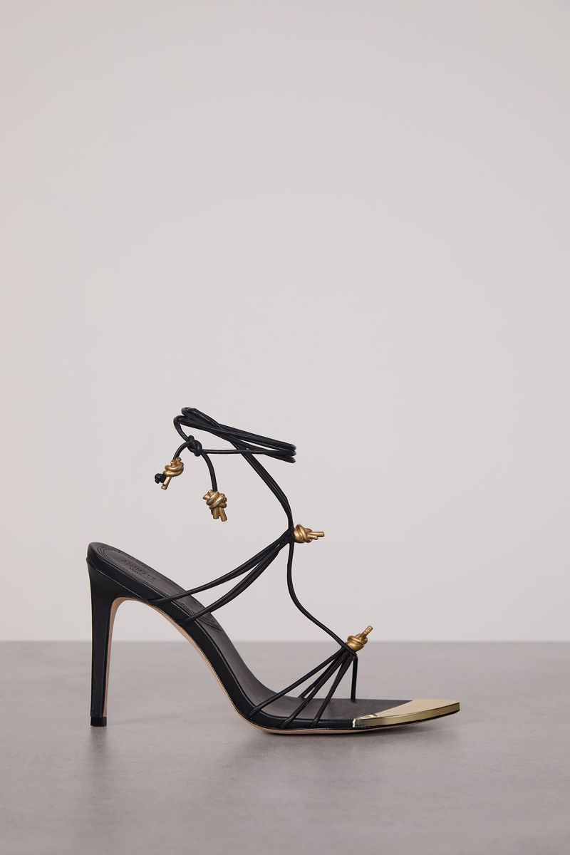 Sandalia De Couro Rolote Com Detalhe Metal