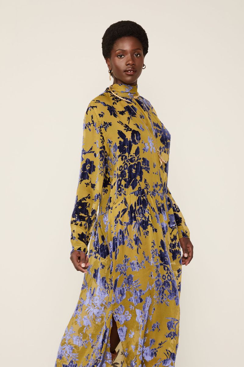 Vestido De Veludo Devorê Midi Manga Longa
