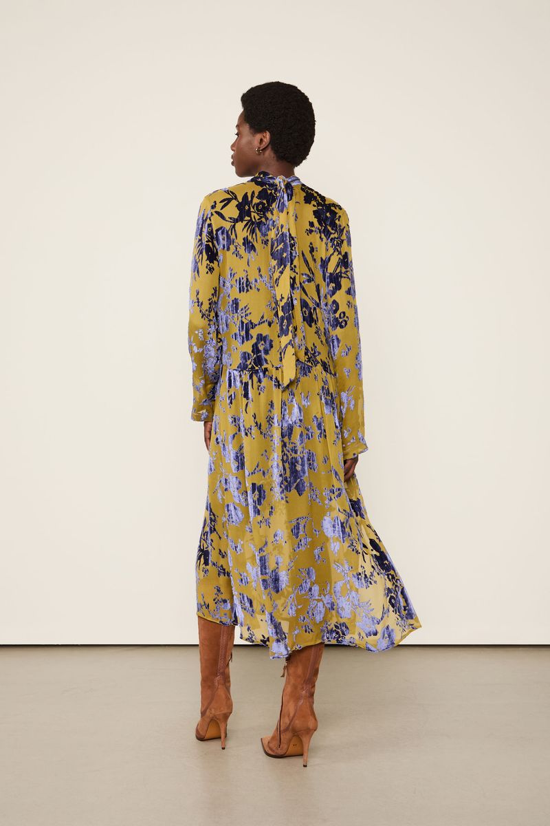 Vestido De Veludo Devorê Midi Manga Longa