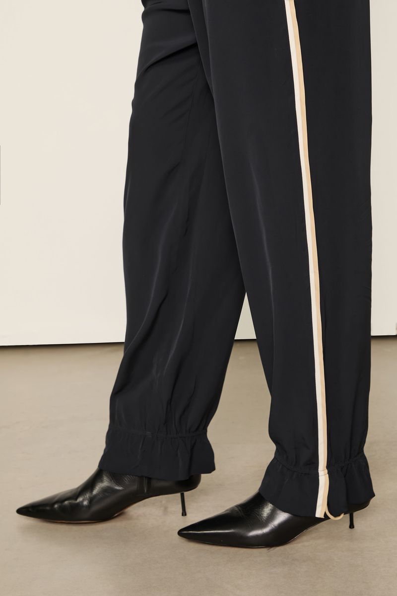 Calça Bicolor Preto Com Detalhe Bege