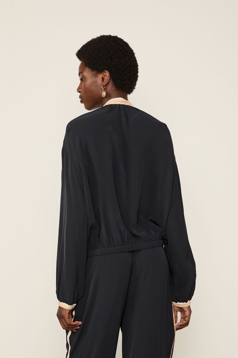 Overtop Bomber Preto Com Detalhe Bege