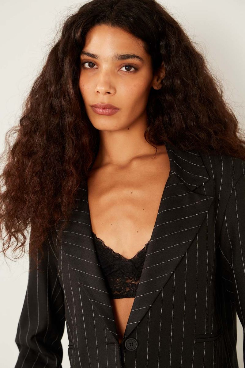 Blazer Curto Risca de Giz - Preto