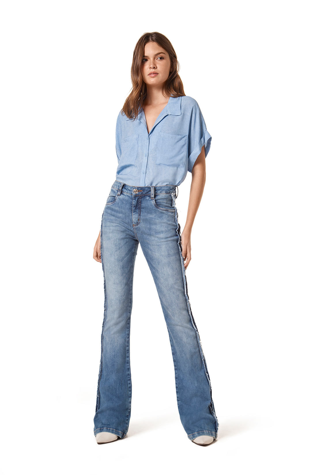 calça flare cós alto texturizada