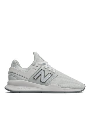 tenis com a letra new balance