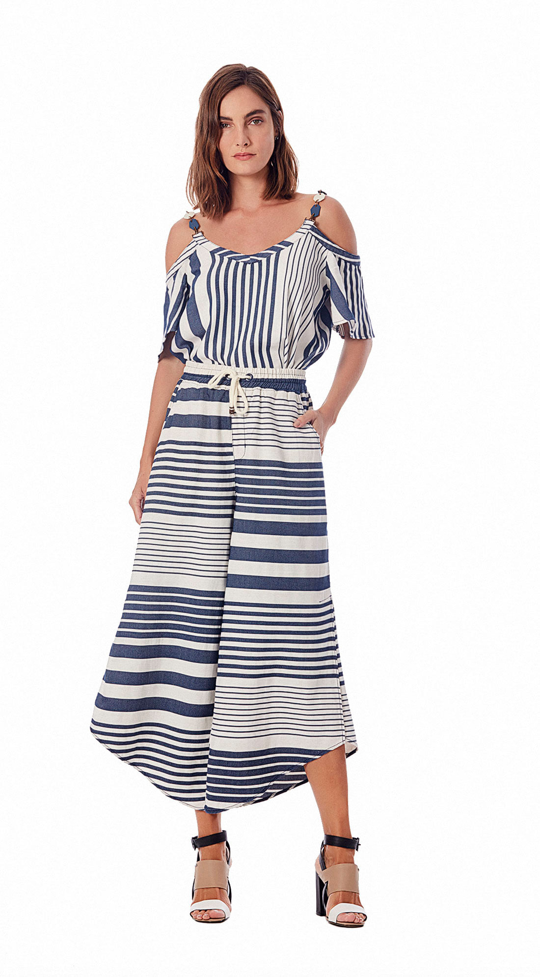 pantacourt aberta na lateral