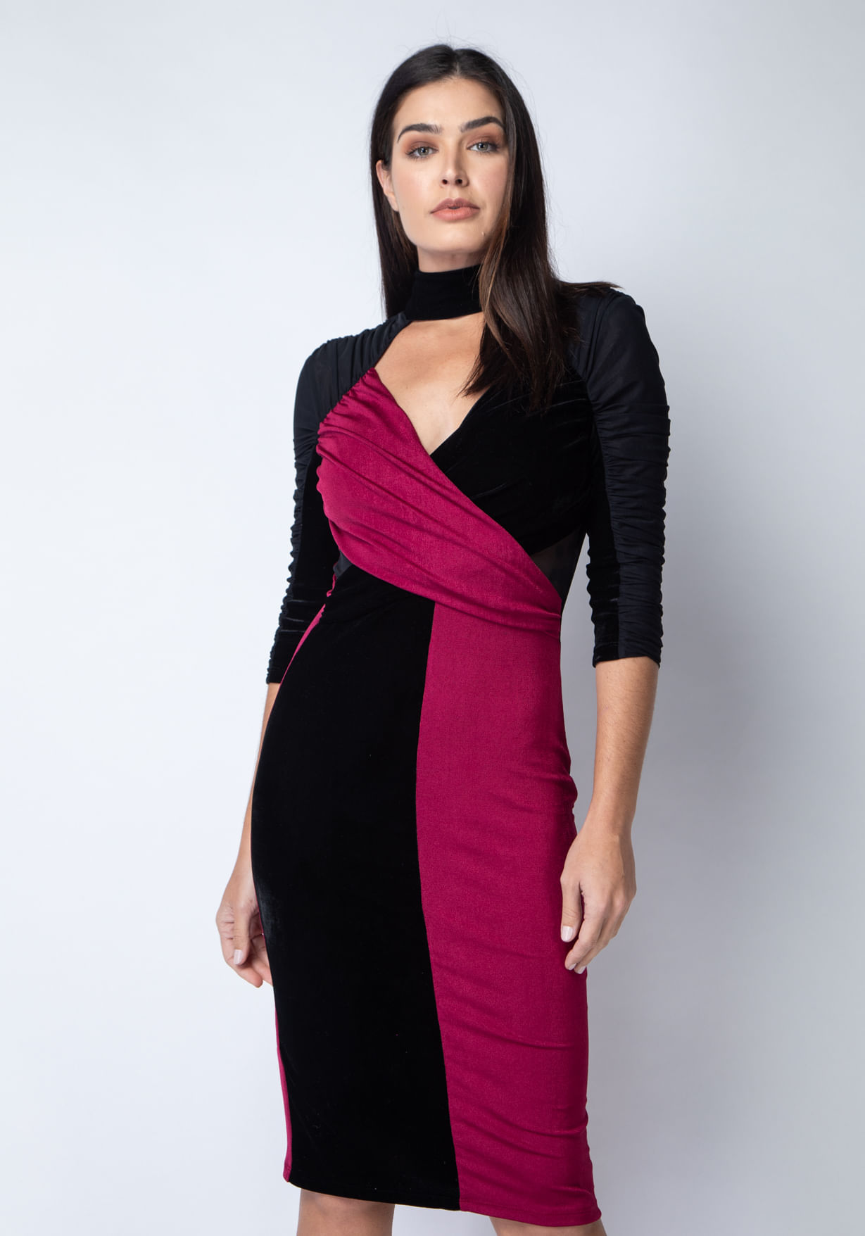 vestido midi gola choker