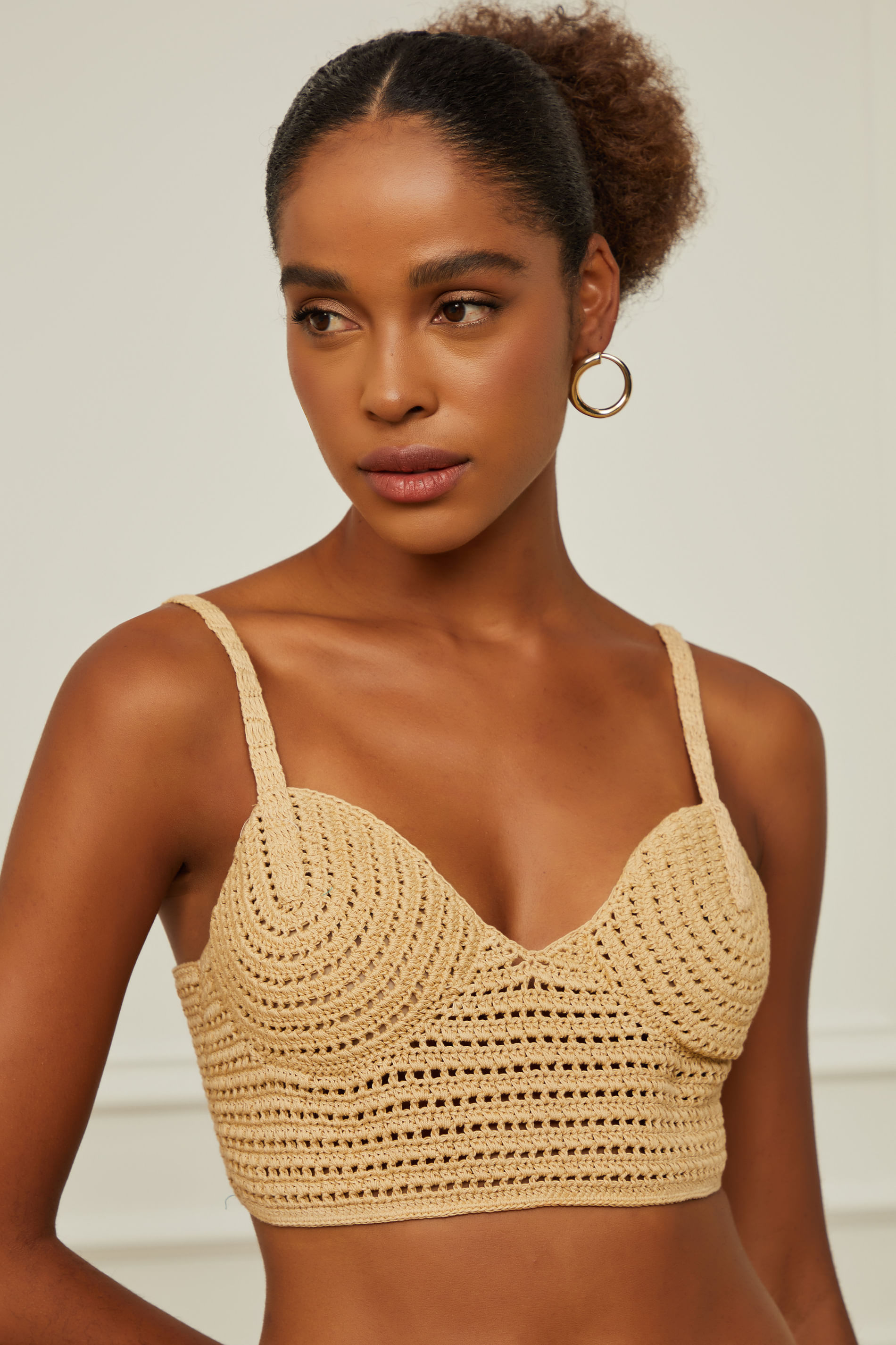 Top De Crochet Com Atado Nas Costas Cru