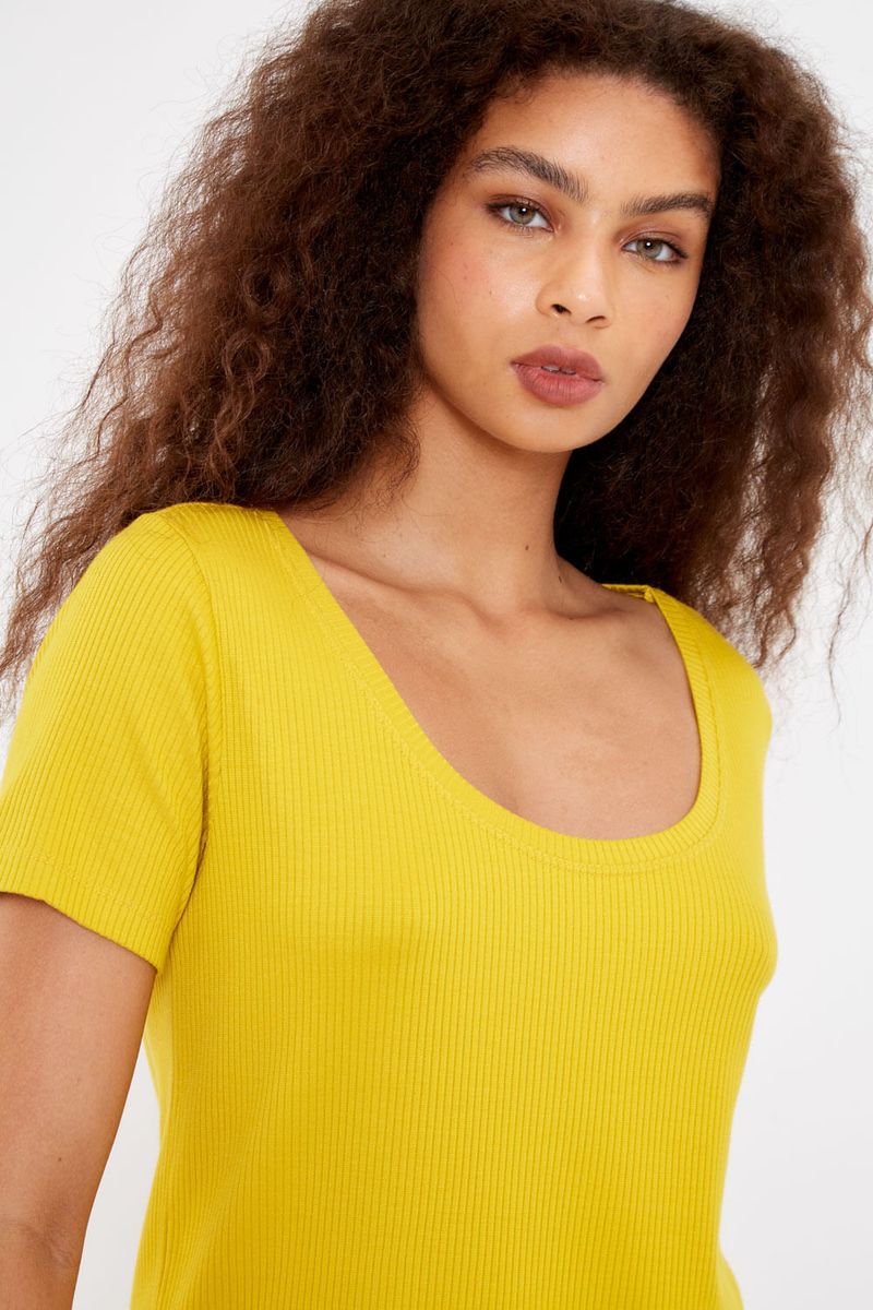 T-Shirt Malha Basica Mga Media - Amarelo Mostarda
