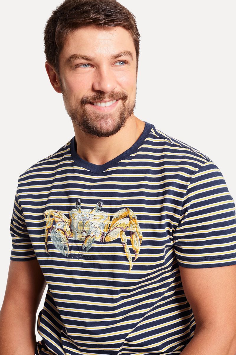Camiseta Bordado Maria Farinha