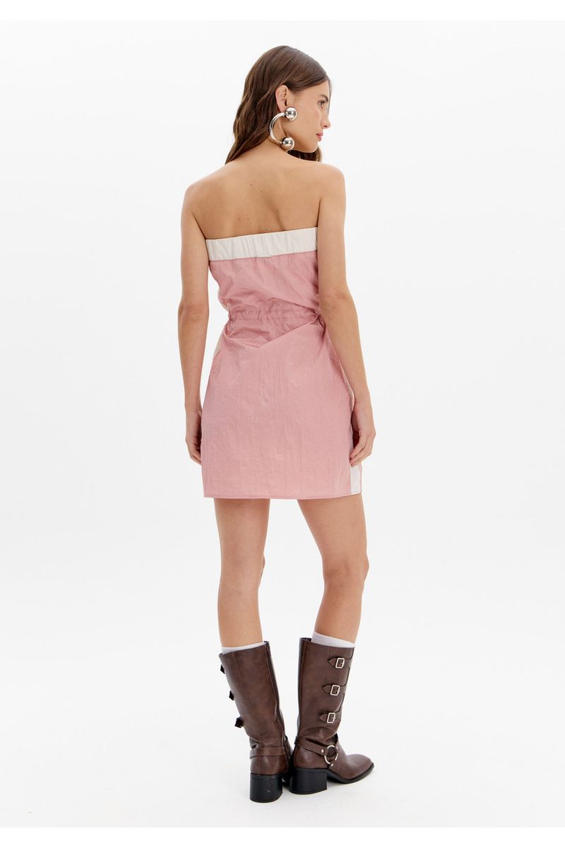 Vestido Curto Com Recortes