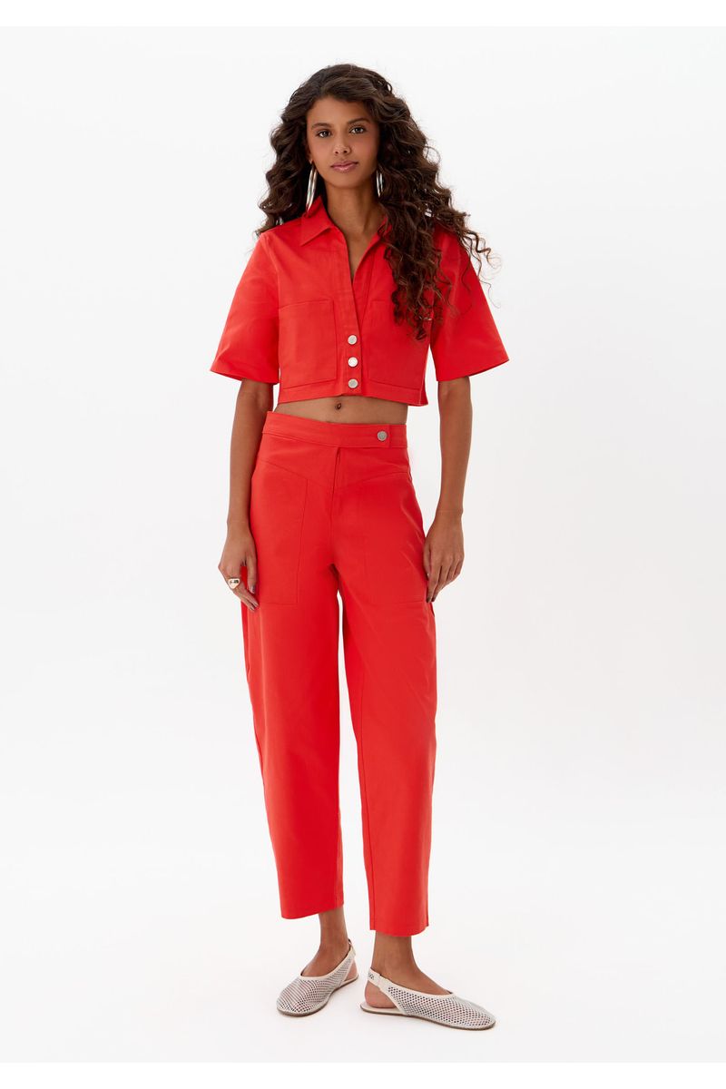 Camisa Cropped Manga Curta Com Bolsos