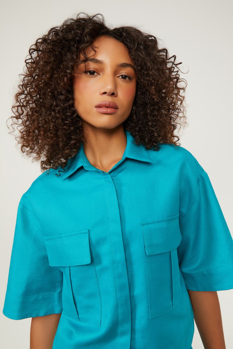 Camisa Cropped Com Bolsos