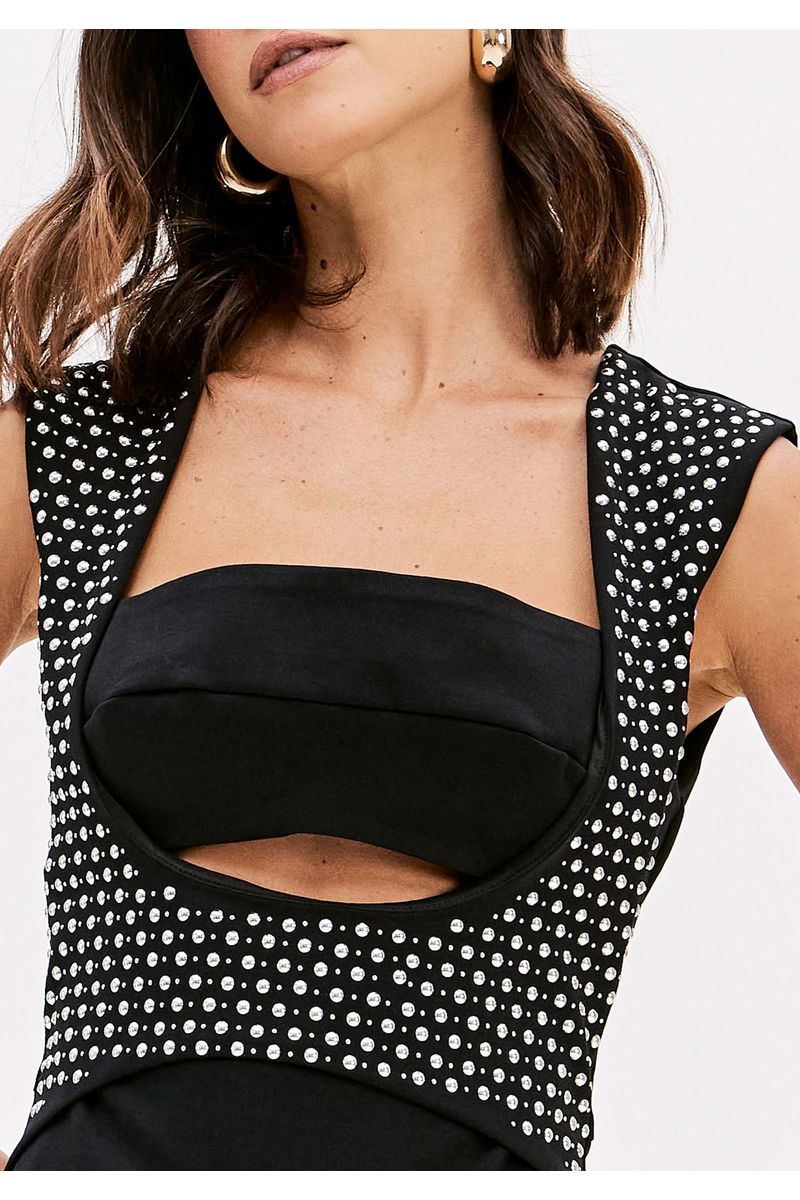 Vestido Curto Com Sobreposição E Aplicações