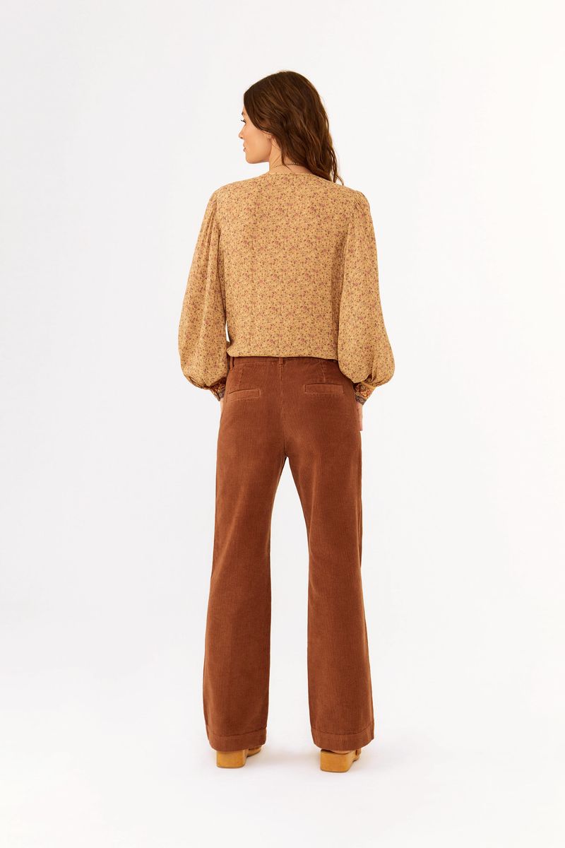 Calça Sarja Bolsos Veludo Cotelê