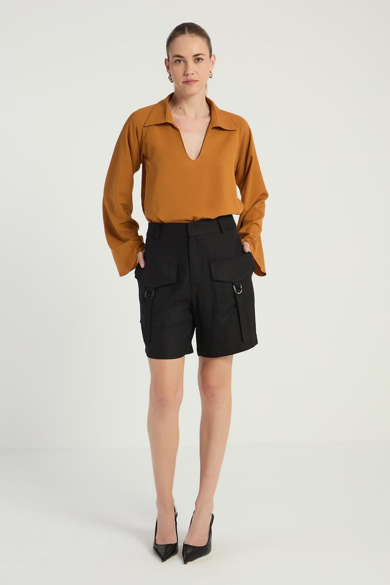 BLUSA AMPLA COM DECOTE EM V - CARAMELO