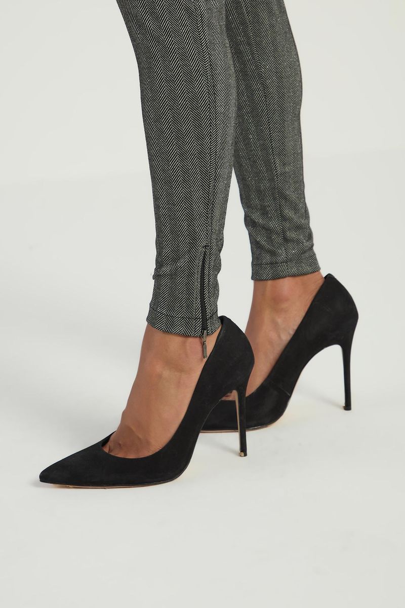 CALÇA EM MALHA COM ZÍPER - PRETO/PRATA