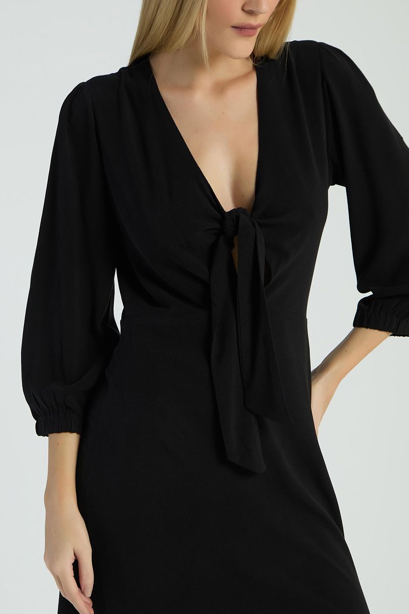 VESTIDO LONGO COM NO FRONTAL - PRETO