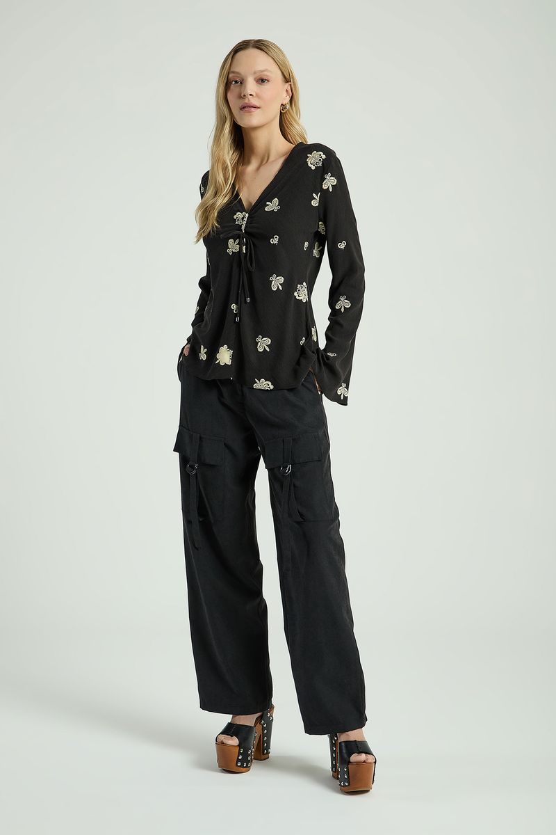 BLUSA CETIM BORDADO-PRETO