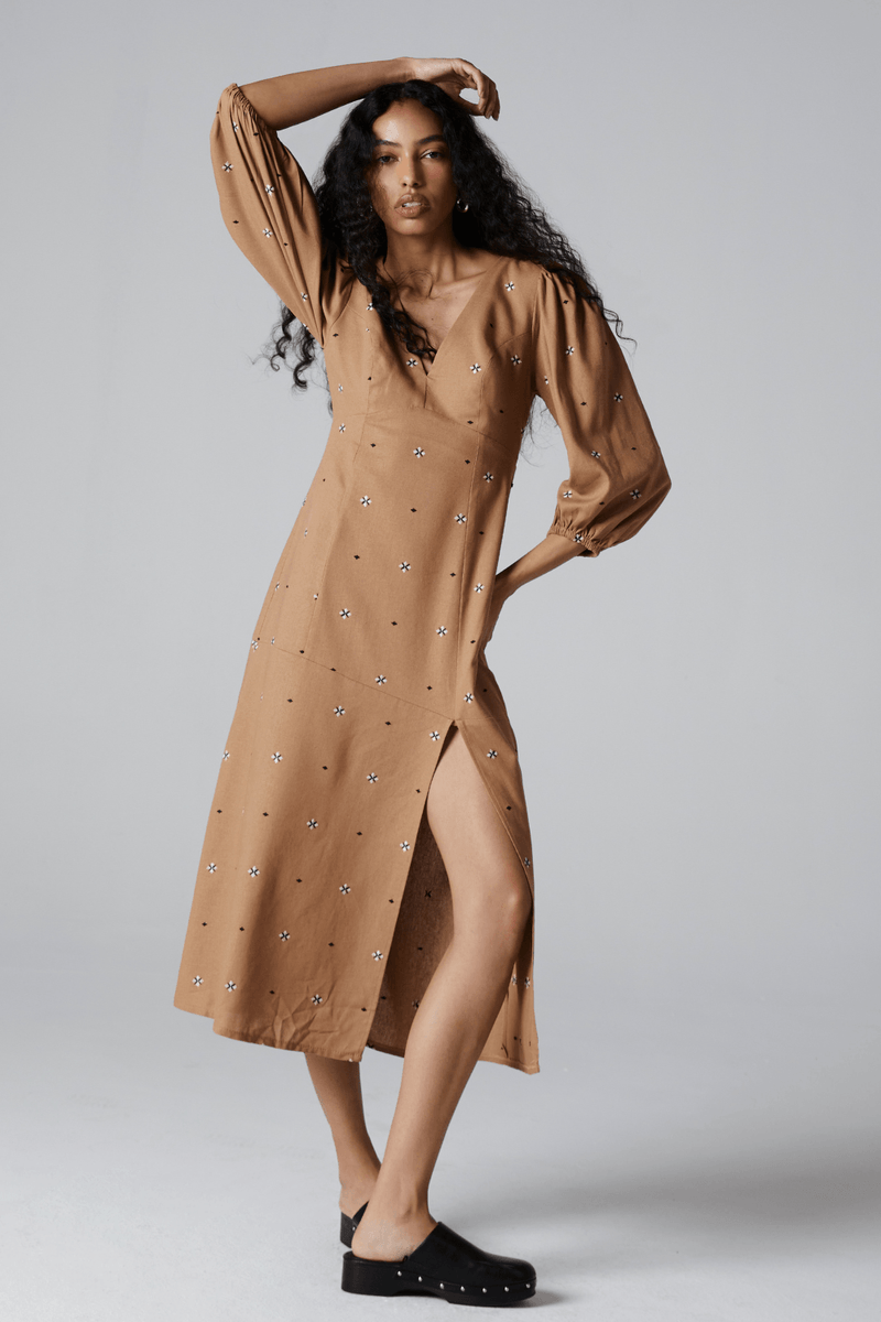 VESTIDO LINHO BORDADO-BEGE ESCURO