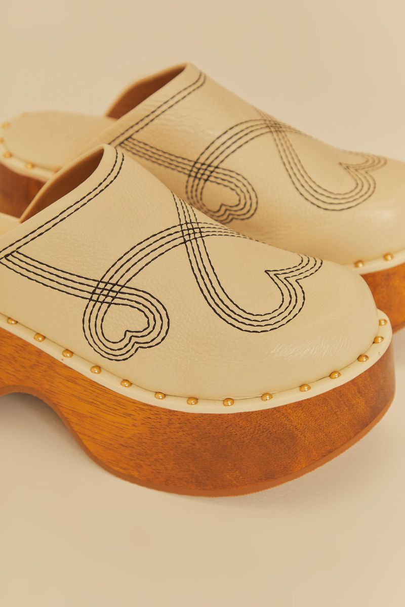Clog Plataforma Bordado