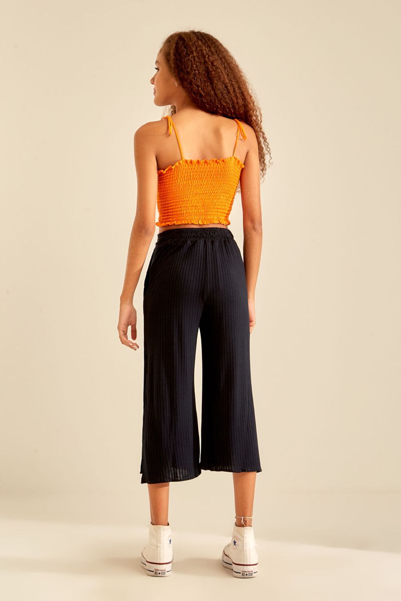 Calça Pantacourt Canelada - Preto