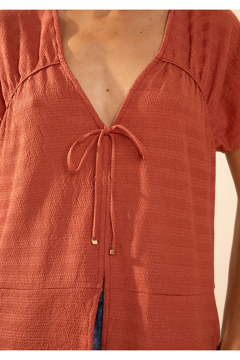 Blusa Morena Rosa Solta Decote V Manga Curta Padrão Marrom