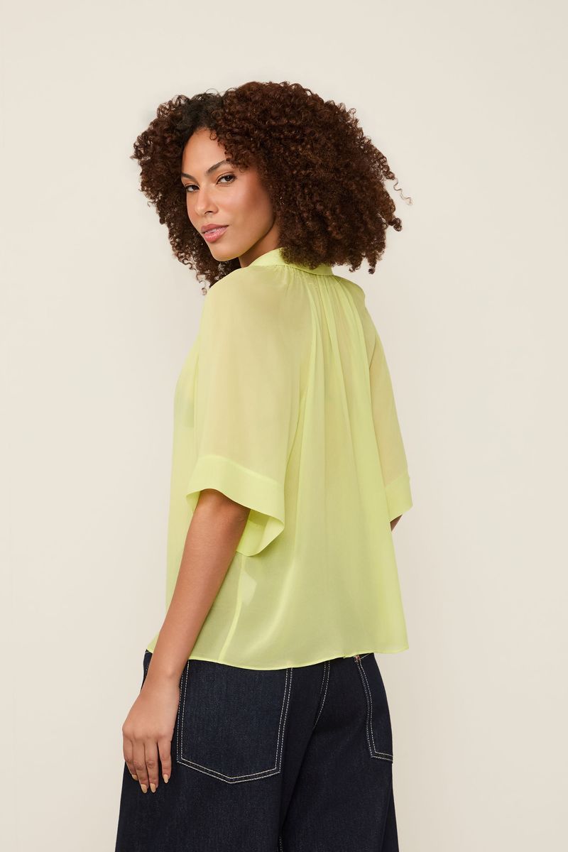 Camisa De Georgette Leve Verde Manga Curta Fluida