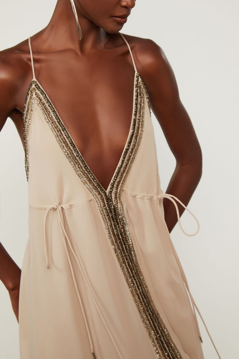 Vestido Assimétrico Com Pedraria No Decote