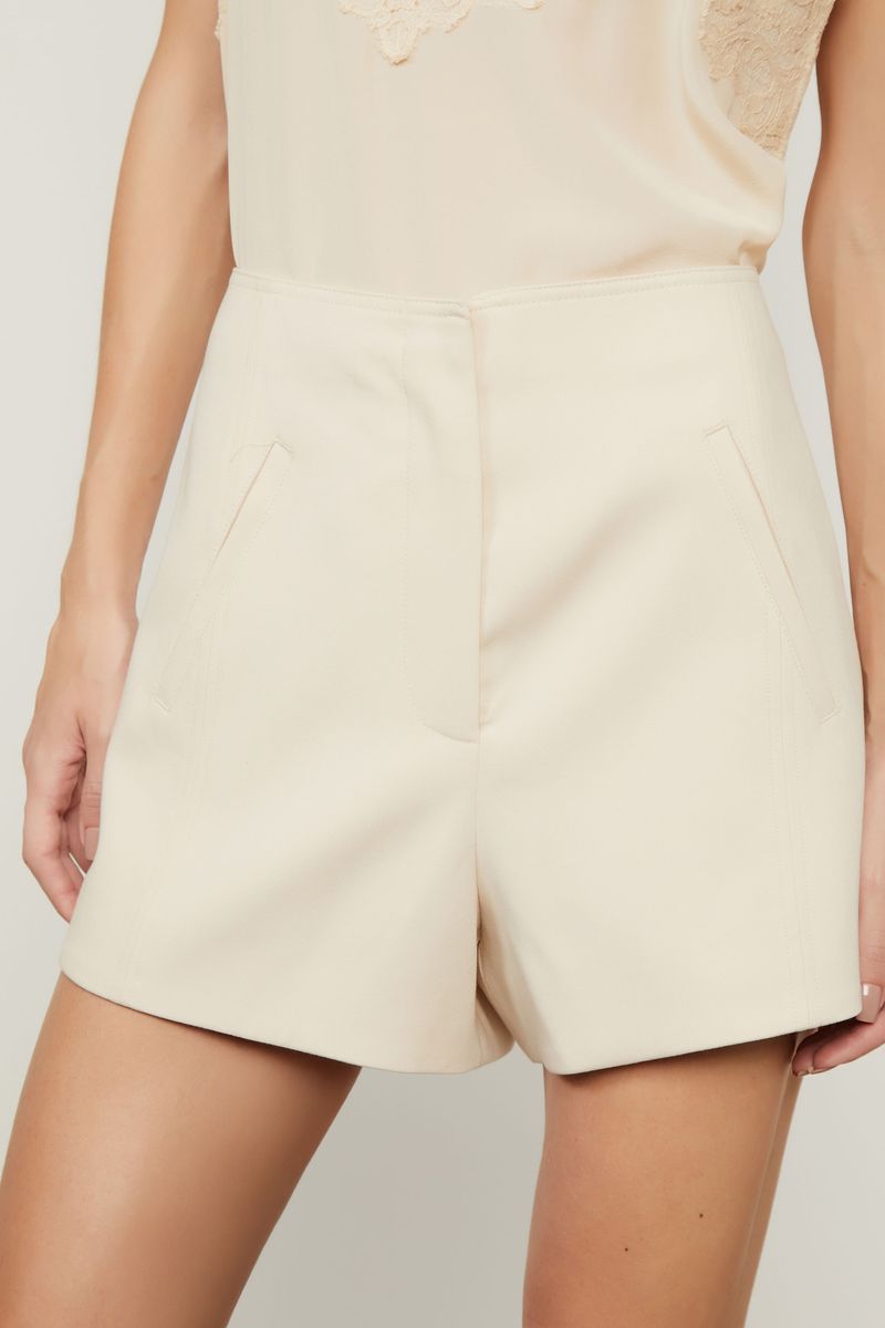 Shorts Cintura Alta Sem Cós e Com Bolsos