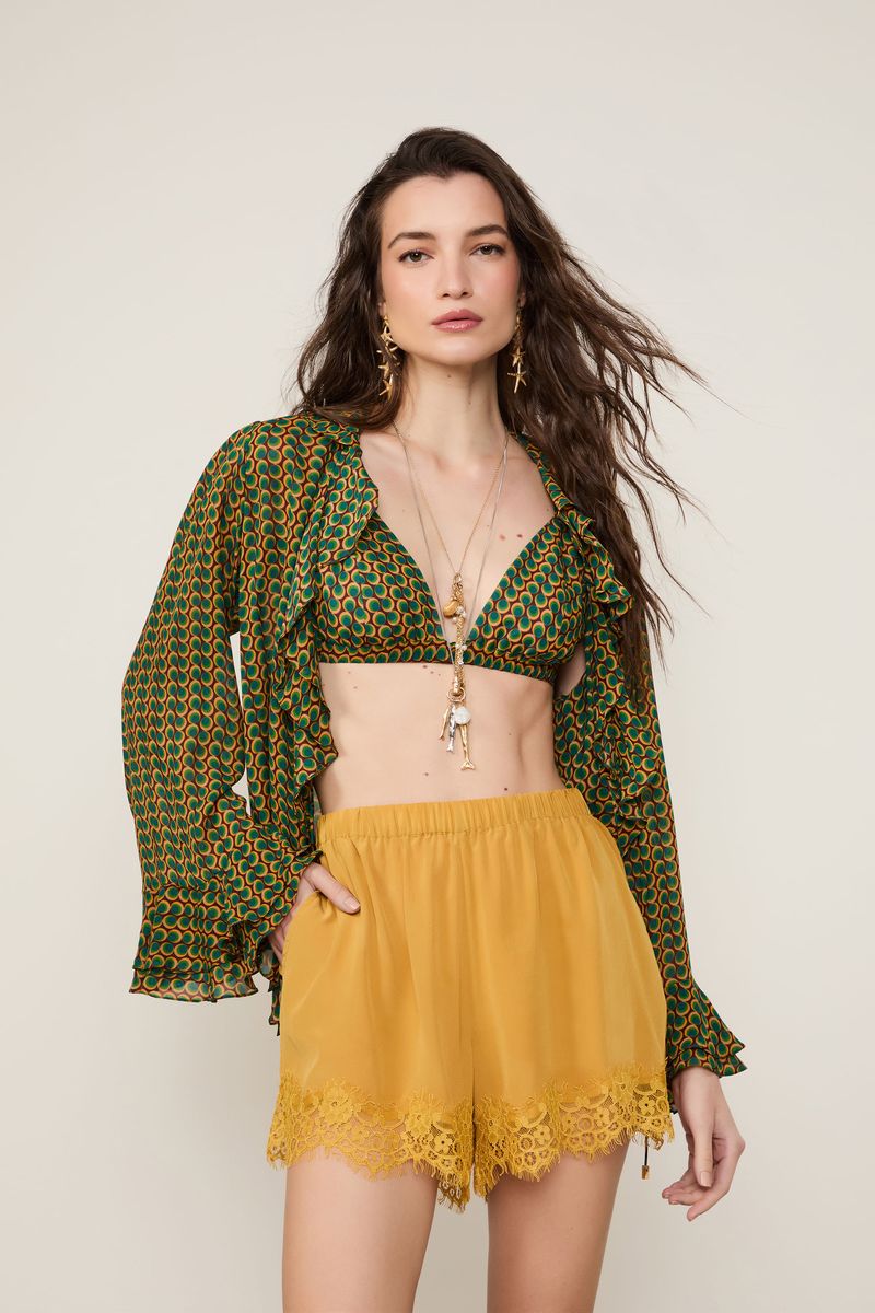 Short De Georgette Caramelo Solar Com Detalhe De Renda