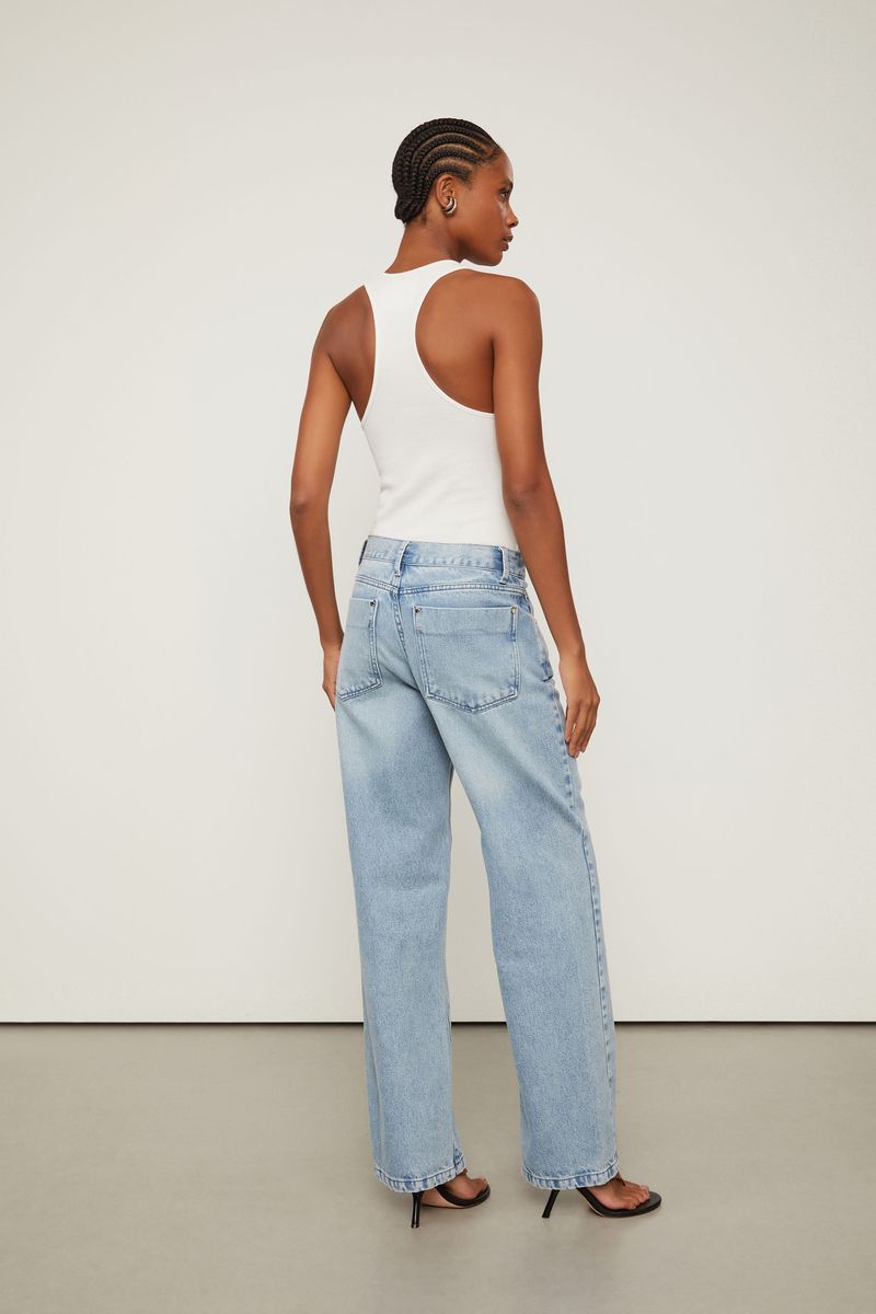 Calça Jeans Reta Com Lavagem Clara