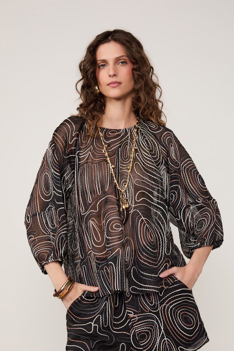 Blusa De Georgette Ampla Com Bordado
