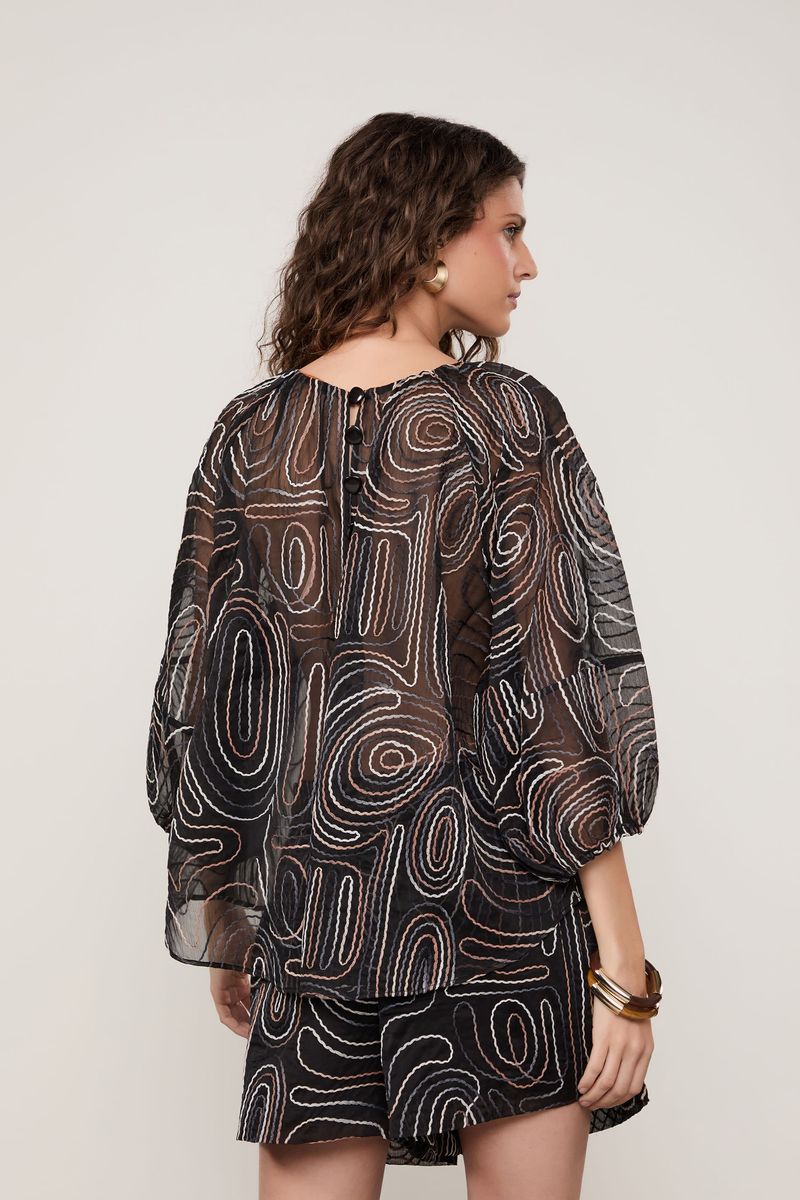 Blusa De Georgette Ampla Com Bordado