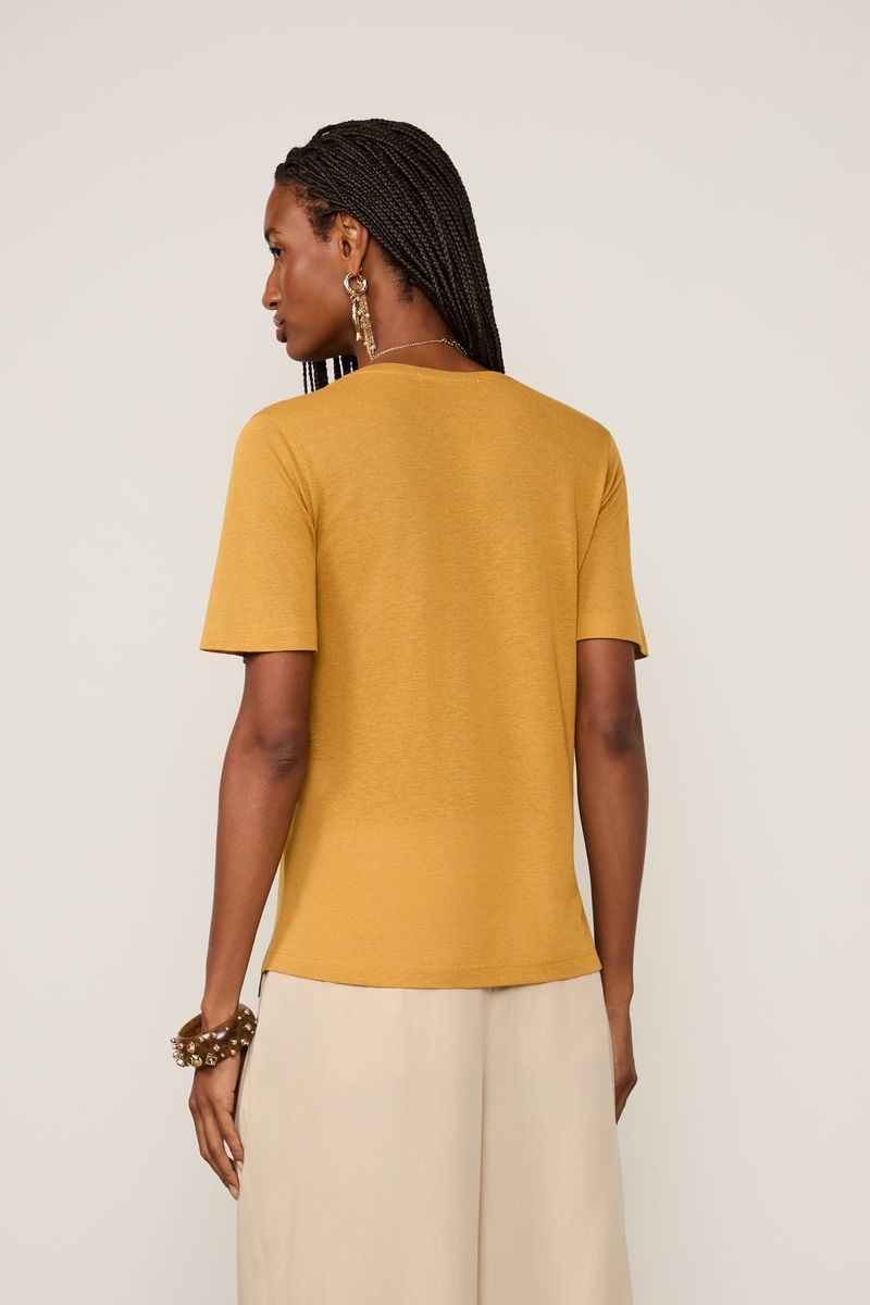 T-Shirt Malha De Linho Decote v