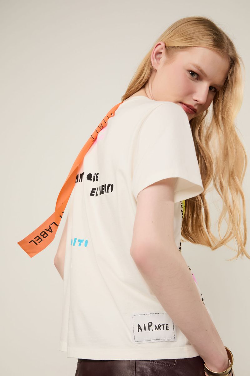 T-Shirt De Malha Cartaz Amor Aip Arte