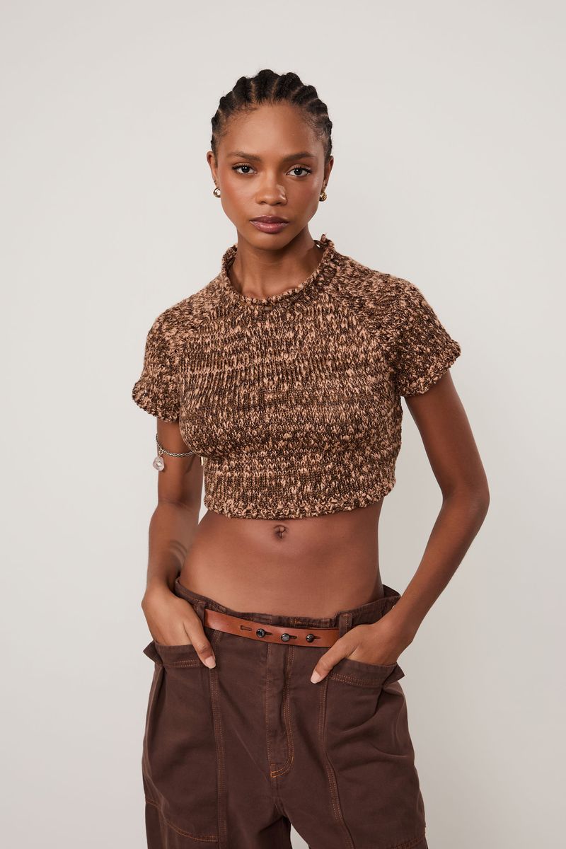 Blusa Cropped De Tricot Manga Curta e Amarração Costas