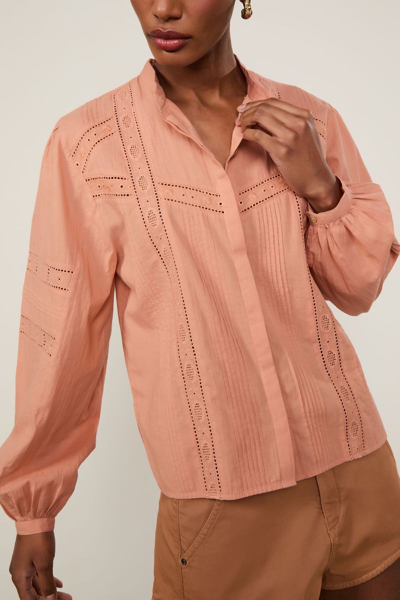 Camisa De Voil De Algodão Manga Longa Gola Padre Detalhe Rendas Nervuras Nude