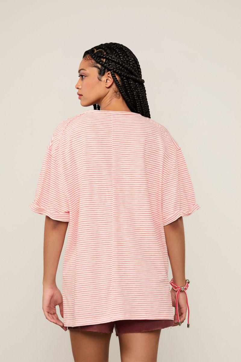 Camiseta De Malha Com Bolso Listrada