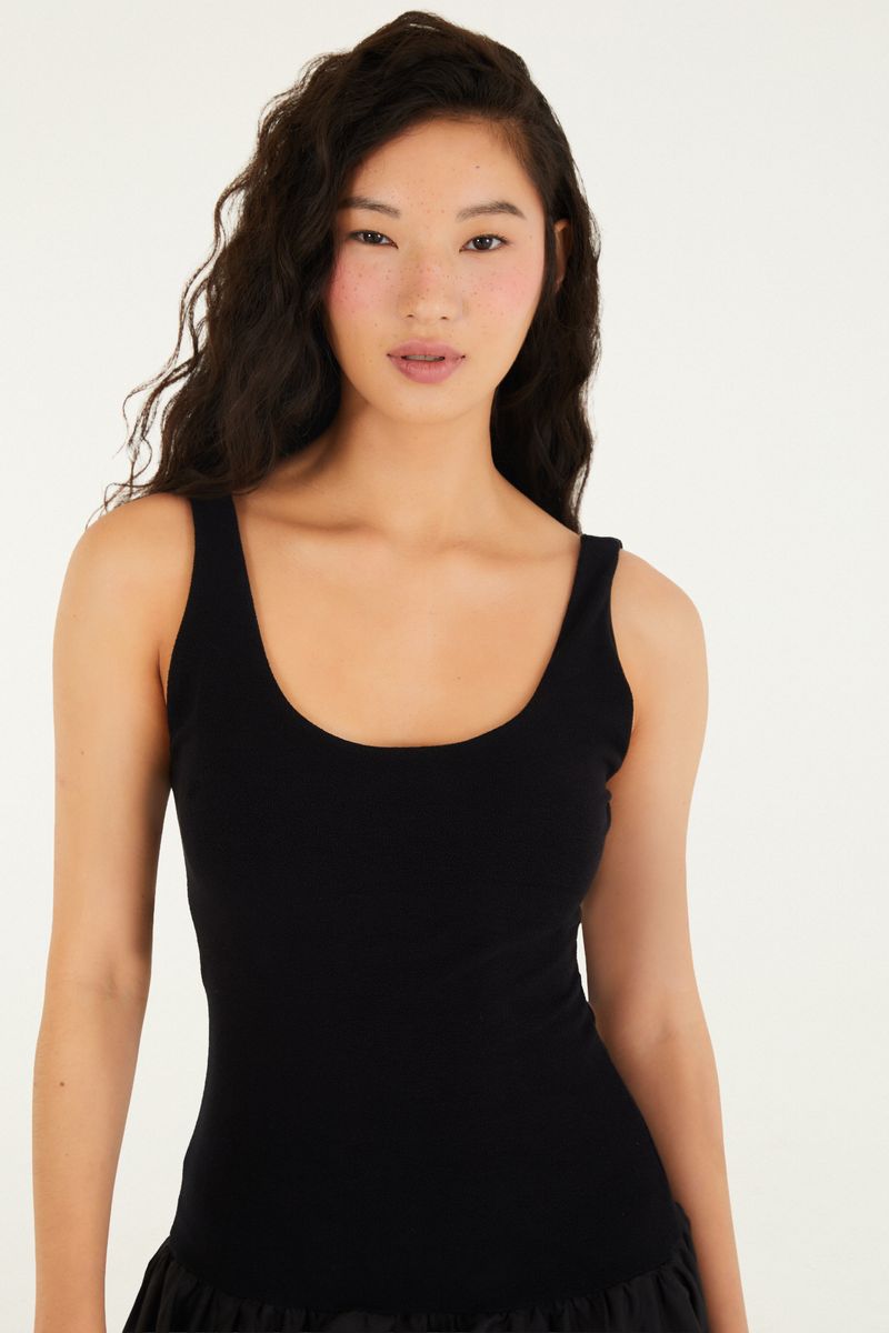 Vestido Cropped Babados