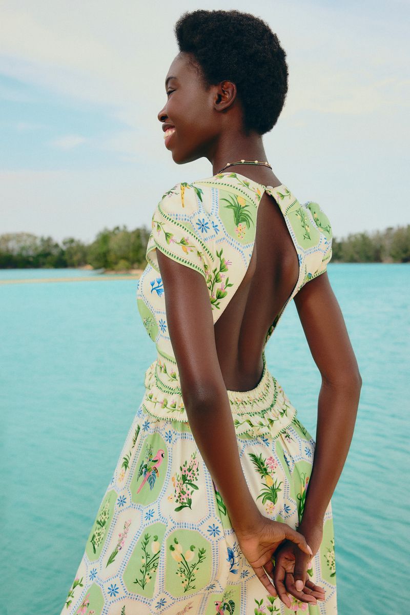 Vestido Cropped Estampado Porcelana Tropical
