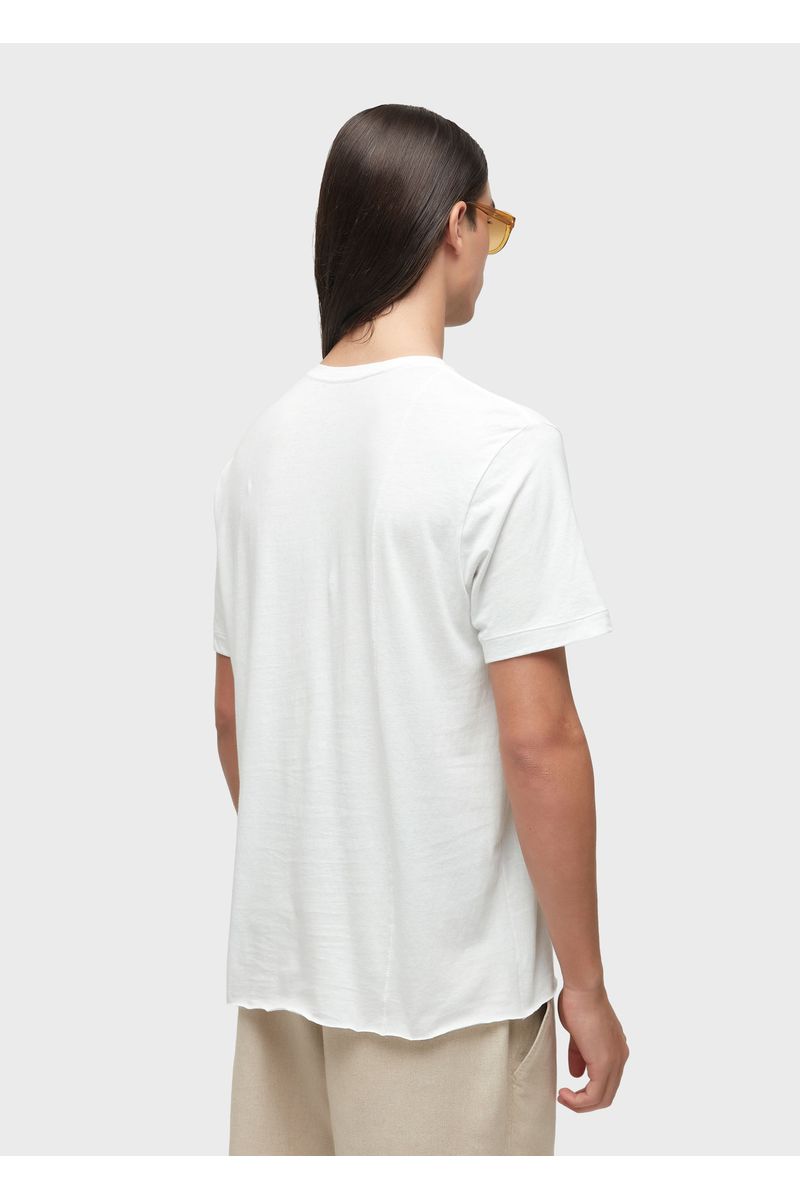 T-shirt back seam