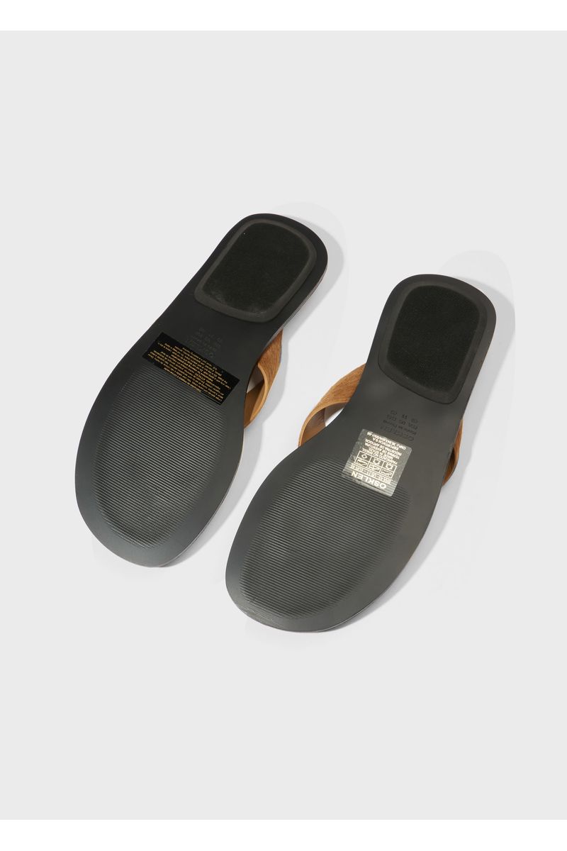 Chinelo flat pelo
